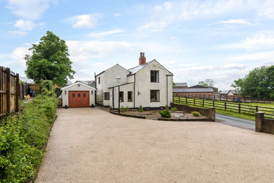 Images for Marsh Brook Cottage, Westhoughton, BL5 2DH