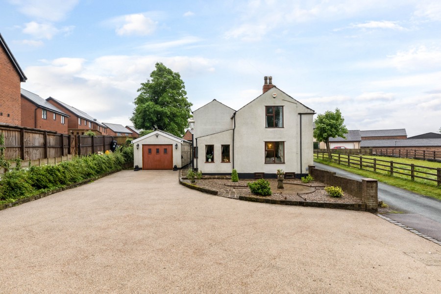 Images for Marsh Brook Cottage, Westhoughton, BL5 2DH