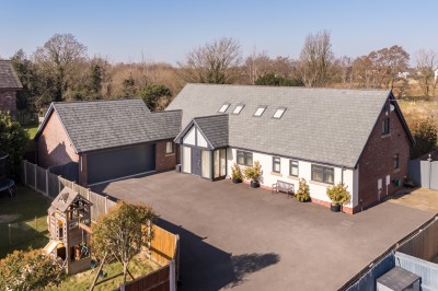 Images for Robin Hill Lane Farm East, Standish, WN6 0PS EAID:Regan Hallworth BID:Regan & Hallworth- Wigan